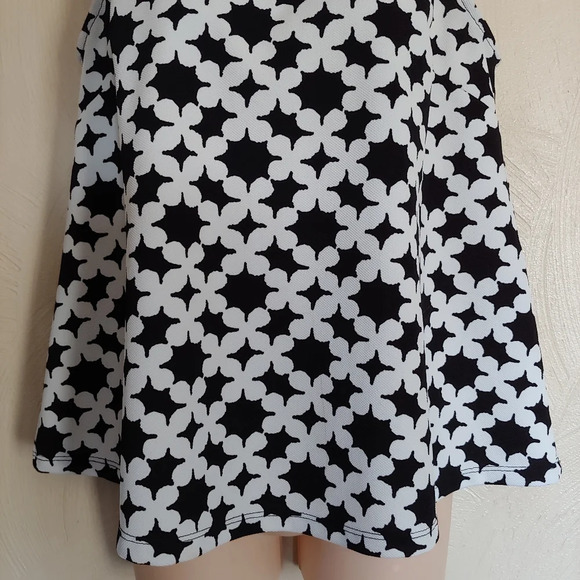 Bobeau High Neck Black and White Sleeveless Top Size Women's Small - Picture 4 of 9